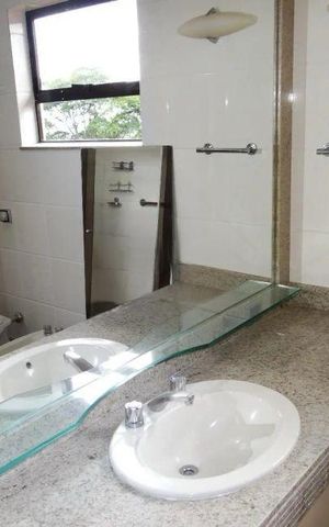 Casa para alugar com 464m², 7 quartos e 5 vagas