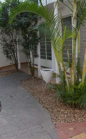 Casa para alugar com 285m², 4 quartos e 4 vagas