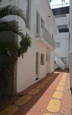 Casa para alugar com 285m², 4 quartos e 4 vagas