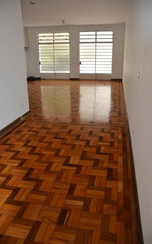 Casa para alugar com 285m², 4 quartos e 4 vagas