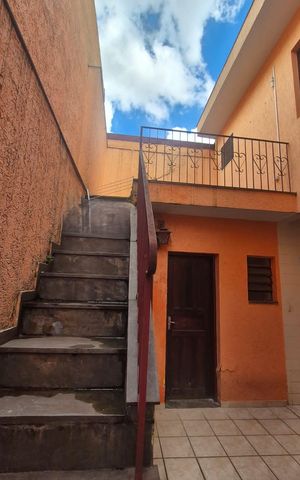 Casa à venda com 159m², 3 quartos e 2 vagas Casa à venda com 159m², 3 quartos e 2 vagasÁrea externa