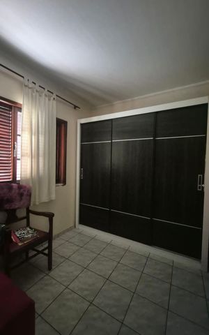 Casa à venda com 159m², 3 quartos e 2 vagas Casa à venda com 159m², 3 quartos e 2 vagasQuarto