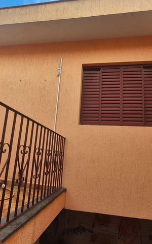 Casa à venda com 159m², 3 quartos e 2 vagas Casa à venda com 159m², 3 quartos e 2 vagasÁrea externa