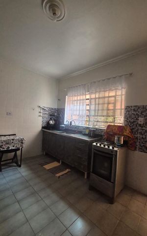 Casa à venda com 159m², 3 quartos e 2 vagas Casa à venda com 159m², 3 quartos e 2 vagasCozinha