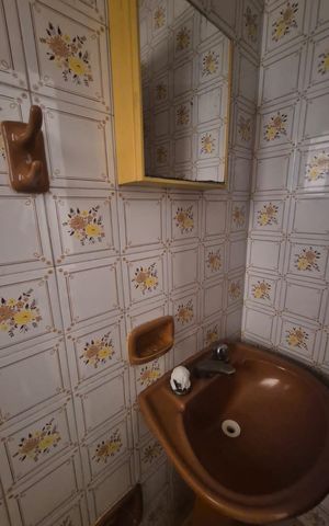 Casa à venda com 159m², 3 quartos e 2 vagas Casa à venda com 159m², 3 quartos e 2 vagasBanheiro