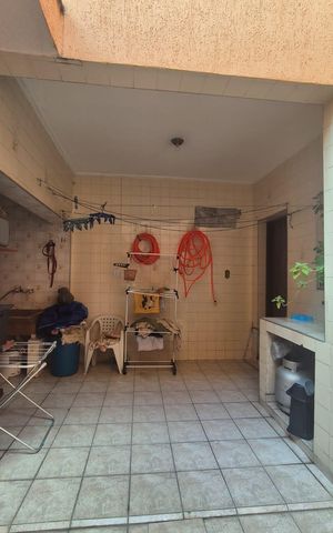 Casa à venda com 159m², 3 quartos e 2 vagas Casa à venda com 159m², 3 quartos e 2 vagasÁrea externa