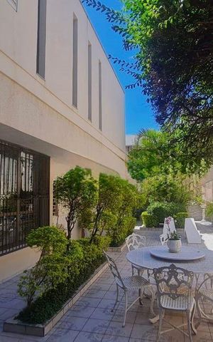 Casa à venda com 388m², 4 quartos e 4 vagas