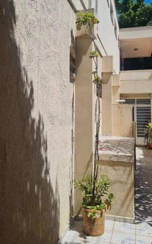Casa à venda com 388m², 4 quartos e 4 vagas