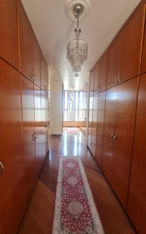 Casa à venda com 388m², 4 quartos e 4 vagas