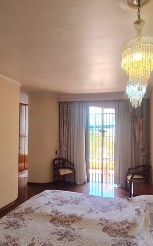 Casa à venda com 388m², 4 quartos e 4 vagas