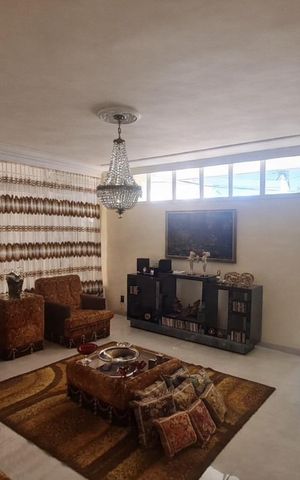 Casa à venda com 388m², 4 quartos e 4 vagas