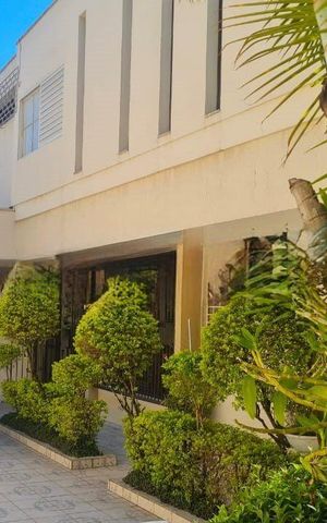 Casa à venda com 388m², 4 quartos e 4 vagas