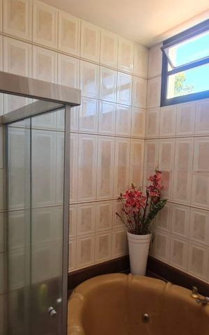 Casa à venda com 388m², 4 quartos e 4 vagas