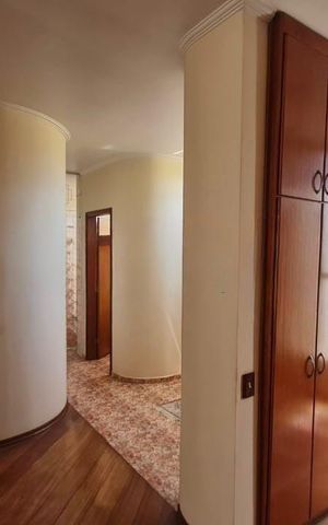 Casa à venda com 388m², 4 quartos e 4 vagas