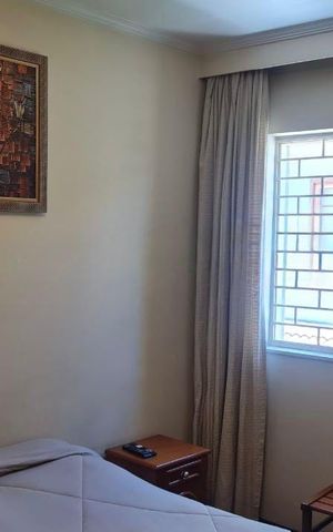 Casa à venda com 388m², 4 quartos e 4 vagas