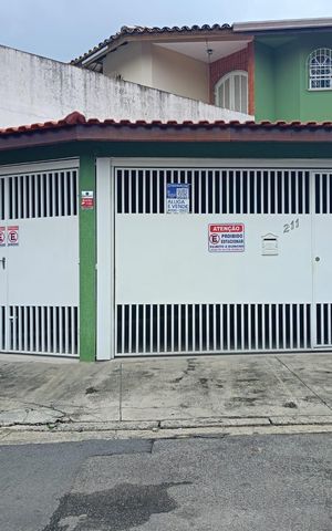 Casa à venda com 123m², 3 quartos e 3 vagasFachada