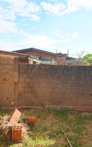 Casa à venda com 616m², 2 quartos e 2 vagasVista do Quarto 2