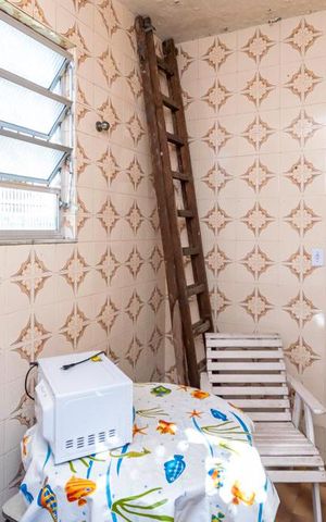 Casa à venda com 480m², 6 quartos e 2 vagas Casa à venda com 480m², 6 quartos e 2 vagasCasa dos fundos - Cozinha