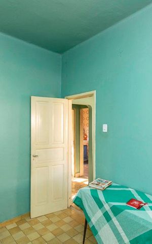 Casa à venda com 480m², 6 quartos e 2 vagas Casa à venda com 480m², 6 quartos e 2 vagasCasa dos fundos - Quarto 1
