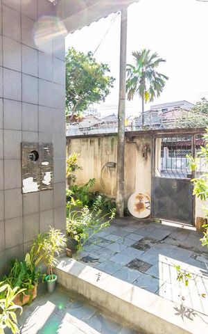 Casa à venda com 480m², 6 quartos e 2 vagas Casa à venda com 480m², 6 quartos e 2 vagasVaranda da frente