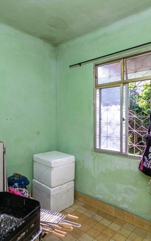 Casa à venda com 480m², 6 quartos e 2 vagas Casa à venda com 480m², 6 quartos e 2 vagasCasa dos fundos - Quarto 2