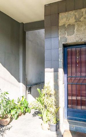 Casa à venda com 480m², 6 quartos e 2 vagas Casa à venda com 480m², 6 quartos e 2 vagasVaranda da frente