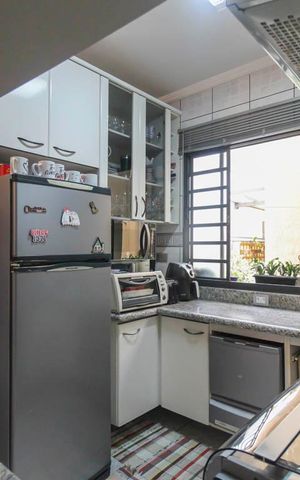 Casa à venda com 250m², 4 quartos e 4 vagas Casa à venda com 250m², 4 quartos e 4 vagasCozinha 2