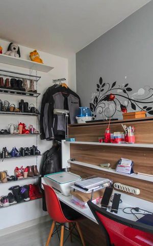Casa à venda com 250m², 4 quartos e 4 vagas Casa à venda com 250m², 4 quartos e 4 vagasQuarto 3