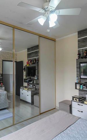 Casa à venda com 250m², 4 quartos e 4 vagas Casa à venda com 250m², 4 quartos e 4 vagasQuarto 2