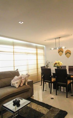 Casa à venda com 250m², 4 quartos e 4 vagas Casa à venda com 250m², 4 quartos e 4 vagasSala