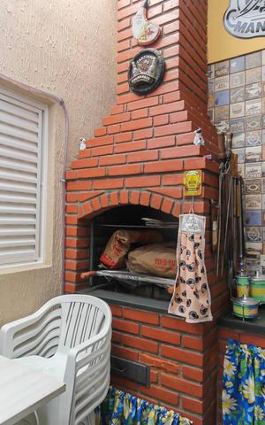 Casa à venda com 250m², 4 quartos e 4 vagas Casa à venda com 250m², 4 quartos e 4 vagasChurrasqueira