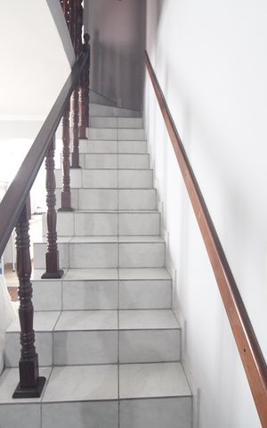 Casa à venda com 115m², 3 quartos e 3 vagasEscada
