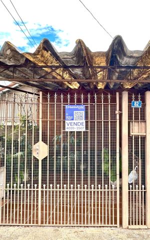 Casa à venda com 134m², 3 quartos e 1 vaga Casa à venda com 134m², 3 quartos e 1 vagaPlaca instalada na fachada do imóvel