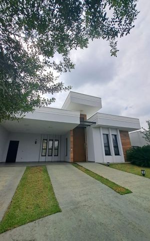Casa de condomínio à venda com 231m², 3 quartos e 4 vagas Casa de condomínio à venda com 231m², 3 quartos e 4 vagasFachada
