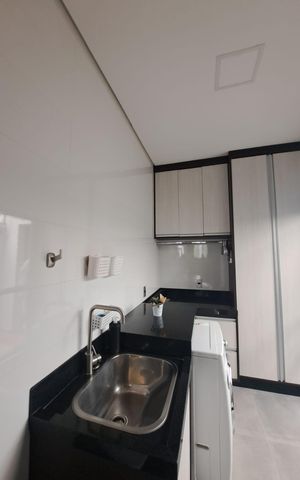Casa de condomínio à venda com 231m², 3 quartos e 4 vagas Casa de condomínio à venda com 231m², 3 quartos e 4 vagasÁrea de serviço