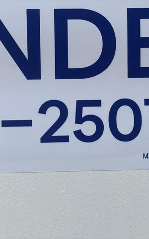 Casa à venda com 280m², 3 quartos e 1 vaga Casa à venda com 280m², 3 quartos e 1 vagaPlaca MZYE 367