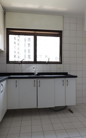 Apartamento à venda com 101m², 2 quartos e 2 vagasCozinha