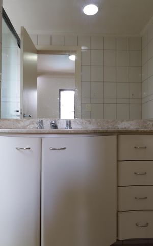Apartamento à venda com 101m², 2 quartos e 2 vagasBanheiro da Suíte