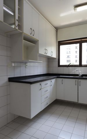 Apartamento à venda com 101m², 2 quartos e 2 vagasCozinha