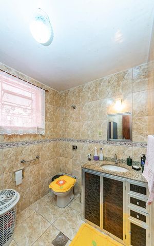 Casa à venda com 240m², 4 quartos e 7 vagas