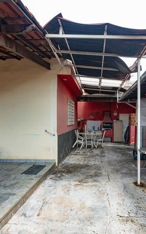 Casa à venda com 240m², 4 quartos e 7 vagas