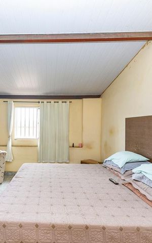 Casa à venda com 240m², 4 quartos e 7 vagas