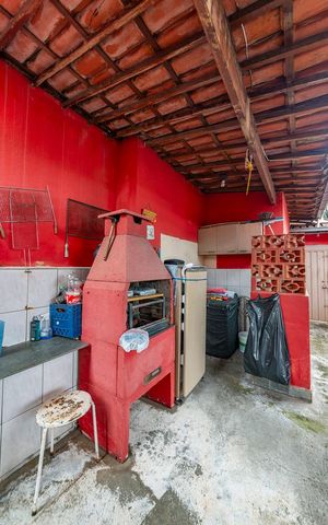 Casa à venda com 240m², 4 quartos e 7 vagas