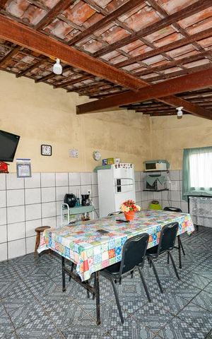 Casa à venda com 240m², 4 quartos e 7 vagas