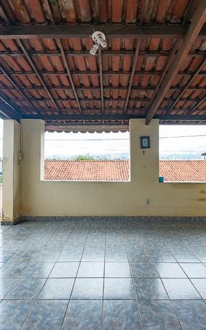 Casa à venda com 240m², 4 quartos e 7 vagas