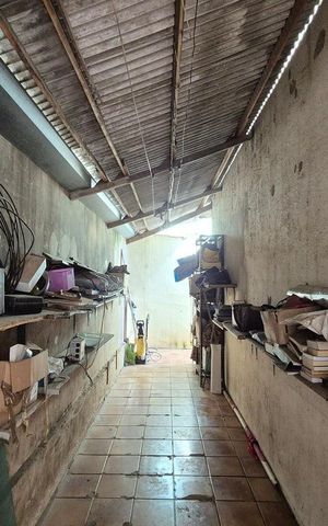 Casa à venda com 420m², 3 quartos e 4 vagas Casa à venda com 420m², 3 quartos e 4 vagasCorredor Fundos