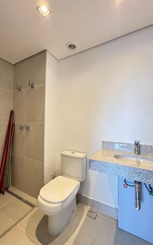 Apartamento à venda com 150m², 3 quartos e 2 vagas Apartamento à venda com 150m², 3 quartos e 2 vagasBanheiro da Suíte 2