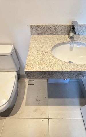 Apartamento à venda com 150m², 3 quartos e 2 vagas Apartamento à venda com 150m², 3 quartos e 2 vagasBanheiro da Suíte 2