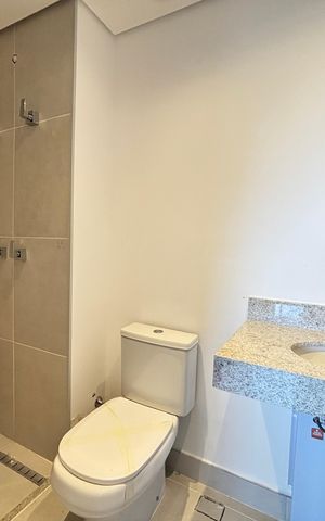 Apartamento à venda com 150m², 3 quartos e 2 vagas Apartamento à venda com 150m², 3 quartos e 2 vagasBanheiro da Suíte 2