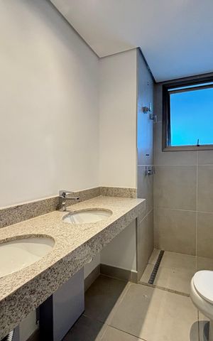 Apartamento à venda com 150m², 3 quartos e 2 vagas Apartamento à venda com 150m², 3 quartos e 2 vagasBanheiro da Suíte 1